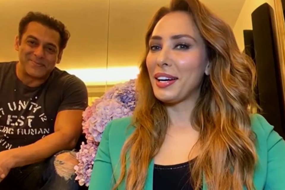 Iulia Vântur şi Salman Khan în timpul interviului de la Pro TV