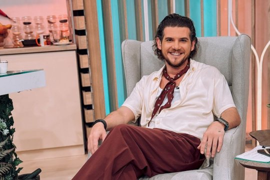 Cuza de la ''Noaptea Târziu'', o nouă schimbare de look! Ce schimbare și-a făcut prezentatorul de la Neatza și iUmor de această dată