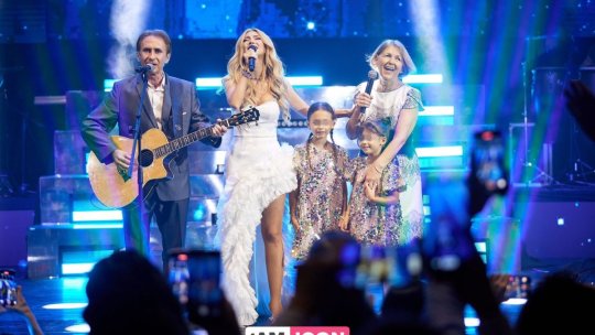 Andreea Bălan dezvăluie cum l-a convins pe Săndel Bălan să urce cu ea pe scenă, la Sala Palatului: "A fost închiderea unei răni adânci. I-am spus cu o lună înainte"