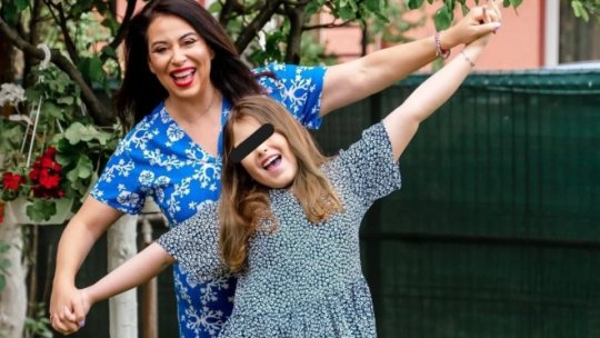 Oana Roman trece prin clipe grele. Fiica ei s-a îmbolnăvit: ”Va urma o perioadă grea pentru amândouă...”