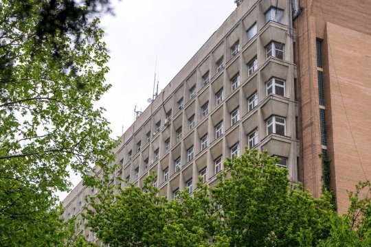 Legătura dintre media și inteligența artificială, prin ochii profesorilor de jurnalism. Volumul ”Media și Inteligența Artificială”, lansat joi, 7 noiembie la Iași