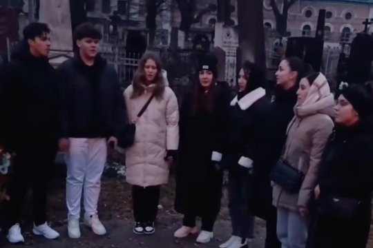 Imagini sfâșietoare de la mormântul Andreei Cuciuc. Ce au făcut părinții fetei de Crăciun