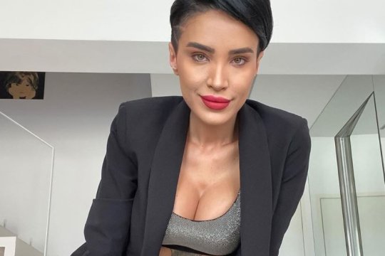 Cum arată Adelina Pestriţu, după ce şi-a scos implantul mamar? FOTO