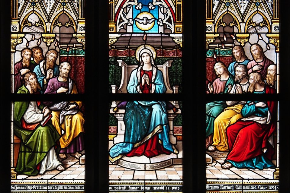 Vitralii din biserică