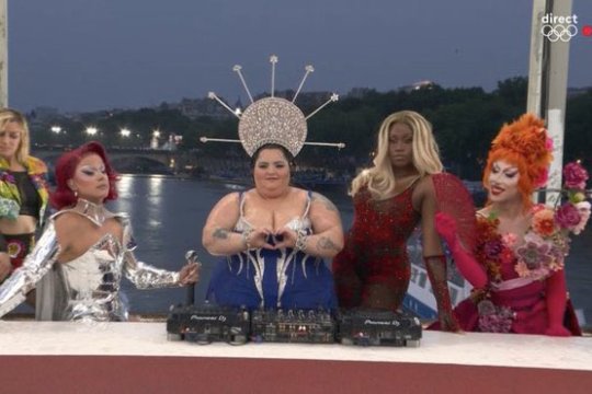”Un spectacol grotesc”! Patriarhia Română, reacţie acidă după ceremonia de deschidere a Jocurilor Olimpice