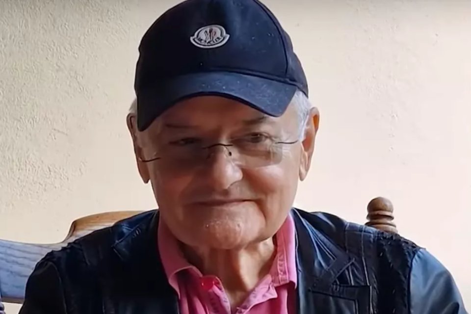 Cine este femeia care îi ţine companie lui Irinel Columbeanu?