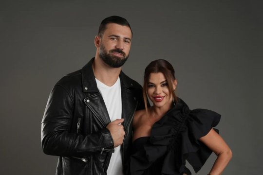Cine sunt Andrei Stoica și soția lui, Andra, de la Power Couple România, sezonul 2. Au o relație de 17 ani și 3 copii