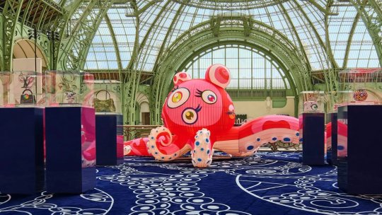 Arta, moda și visul japonez: noua colecție Louis Vuitton x Murakami la Art Basel Paris