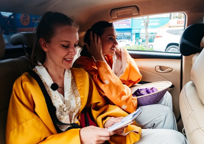 Alina Pușcău și prietena sa, Cristina Postu