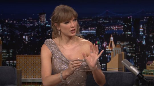 Taylor Swift a rupt tăcerea după ce s-a zvonit că a refuzat să cânte la Super Bowl 2026. Ce a spus artista despre Jay-Z și despre Travis Kelce