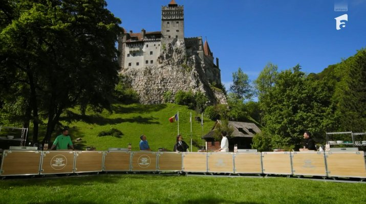 Chefii gătesc la Castelul Bran