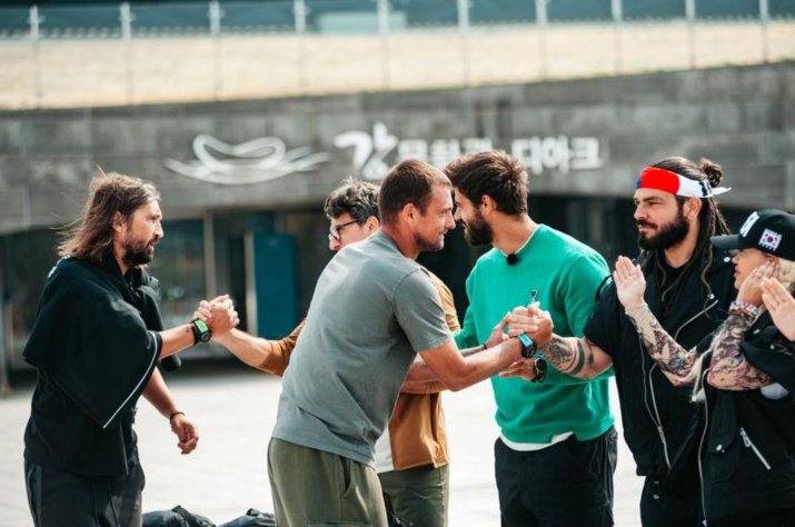 Dan Alexa și Gabi Tamaș, luându-și rămas bun, deocamdată, de la celelalte echipe. Ei merg direct în finală