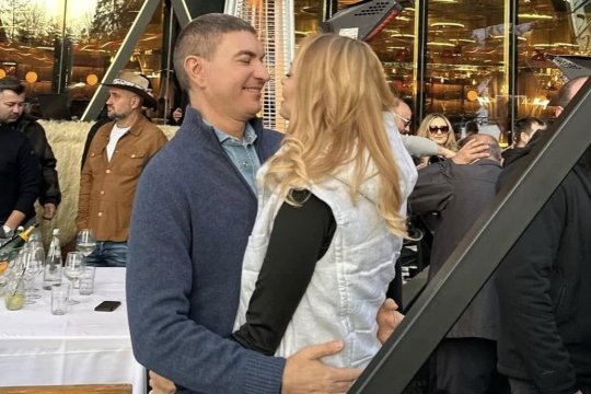 Cristi Borcea și Valentina Pelinel, momente romantice la o petrecere exclusivistă. Cum au fost surprinși cei doi