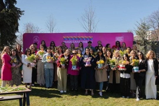 20 de femei de succes din România s-au reunit de 8 martie la ”Masa Care Unește” pentru o cauză nobilă