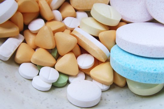 Medicamentele care te îngrașă și nu aveai habar. Avertismentul nutriționiștilor