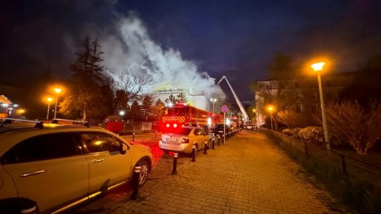 Incendiu puternic la Teatrul ”Masca” din Militari! Flăcările au cuprins o sală aflată în reabilitare