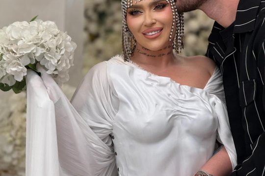 Oana Radu s-a căsătorit în secret. Cum arată rochia de mireasă de la nunta cu Șerban Balaban