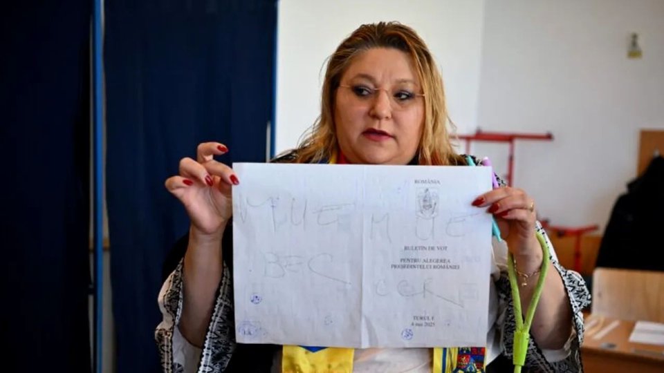 Diana Șoșoacă a făcut scandal în secția de votare