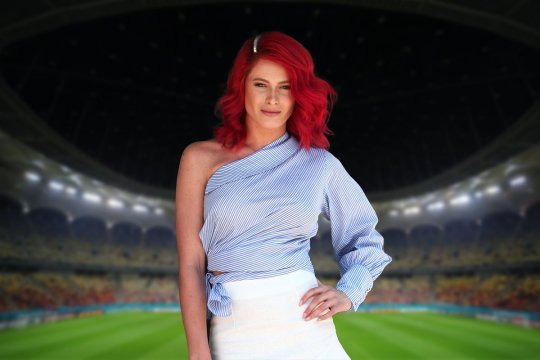 Raluka a electrizat Arena Națională marți seară! Cum a ales să se îmbrace vedeta pentru meciul România-Cipru