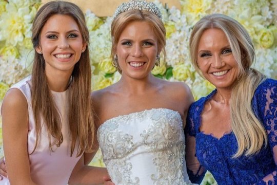 Ioana Șucu a devenit mamă pentru a doua oară! Camelia Șucu, emoționată: „Avem o nouă domnișoară în gașca noastră. Deja fac planuri să o răsfăț!”