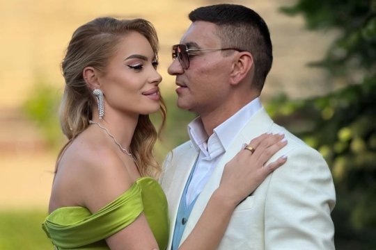 Cristi Borcea și Valentina Pelinel, imagine rară alături de șapte dintre cei nouă copii: „Familia, locul unde începe viața!”
