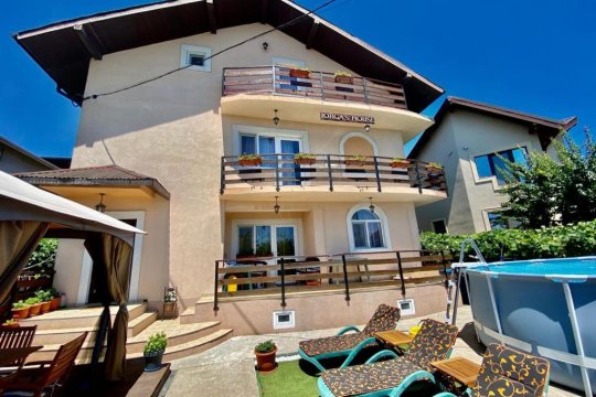 Vacanță de coșmar în vila regretatului Leo Iorga! Ce au descoperit clienții: ''Dacă nu am fi avut copiii cu noi, am fi anulat rezervarea''