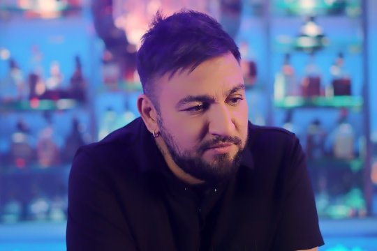 Costel Biju răbufnește după ce a fost acuzat că urcă pe scenă drogat! Manelistul e gata să facă testul antidrog