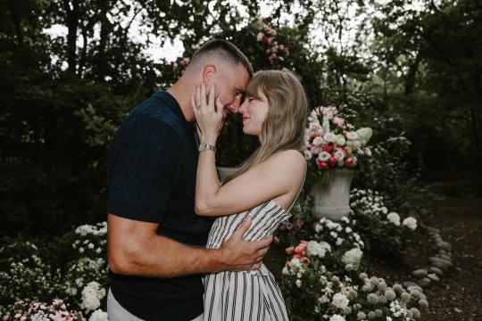 Bomba momentului în showbizul internațional! Taylor Swift s-a logodit cu Travis Kelce