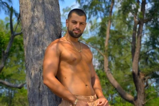 De nerecunoscut! Cum arăta Teo Costache acum 11 ani înainte să devină ispita care a distrus logodna Ellei