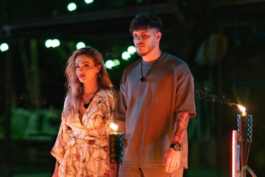 Cum arăta Ella de la Insula Iubirii înainte de a se ''tuna''. Blonda sexy care și-a tradus iubitul cu ispita Teo și-a umblat serios la setările din fabrică înainte de a pleca în Thailanda