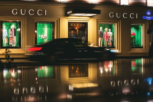 Balenciaga, Gucci și Alexander McQueen au fost lovite de un atac cibernetic masiv
