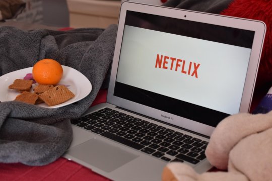 Filme de toamnă pe Netflix, Max și Disney. Lista pe care trebuie să o salvezi