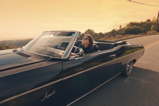 Saint Laurent se lansează în producția muzicală alături de Charlotte Gainsbourg. Care sunt conexiunile (VIDEO)