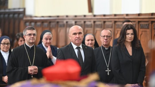 Imagini de colecție cu iubita lui Ilie Bolojan. Cum arată asistenta din Oradea care i-a cucerit inima premierului