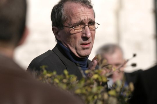 Ultimul fiu al soților Ceaușescu, în pragul disperării: Valentin cere ajutorul statului pentru a-și salva viața