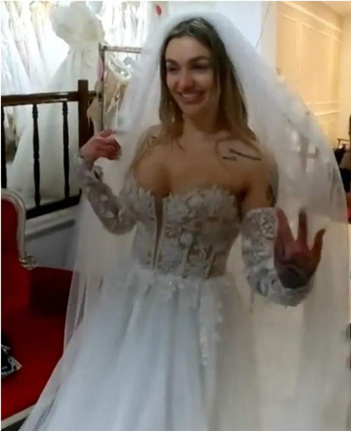 Cum arăta Ella în rochie de mireasă, înainte de a pleca în Thailanda