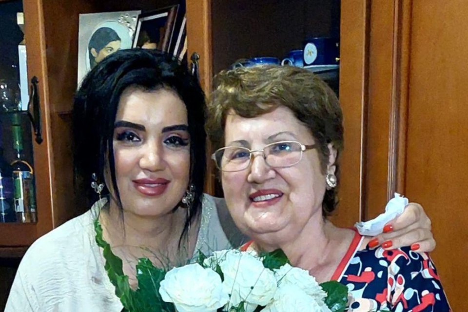 Adriana Bahmuțeanu, în lacrimi după moartea mamei