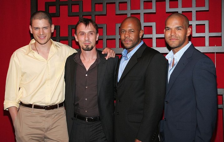 Rockmond Dunbar, alături de o parte din actorii din Prison Break