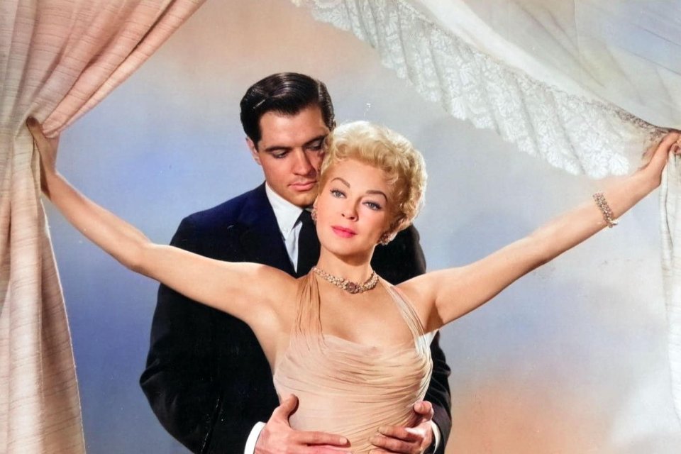 Personalitatea zilei 8 februarie | Lana Turner, fata descoperită întâmplător care a devenit legenda și scandalul Hollywoodului