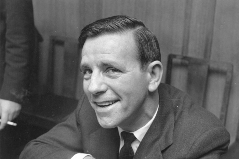 Personalitatea zilei 4 februarie | Norman Wisdom, clovnul preferat al lui Charlie Chaplin: povestea incredibilă a copilului străzii devenit legendă