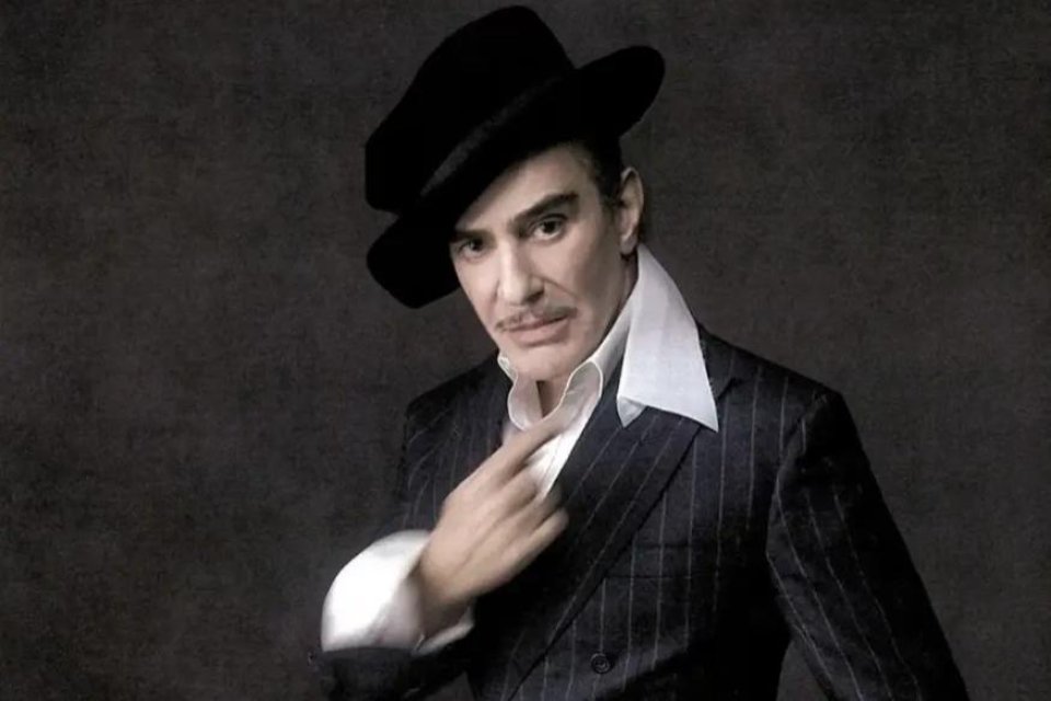 John Galliano schimbă tabăra și intră în segmentul fast fashion