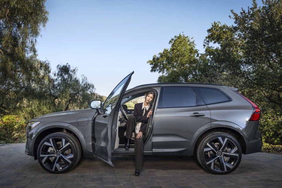 Mașina devine studio audio. Volvo explorează creativitatea în mișcare alături de EJAE