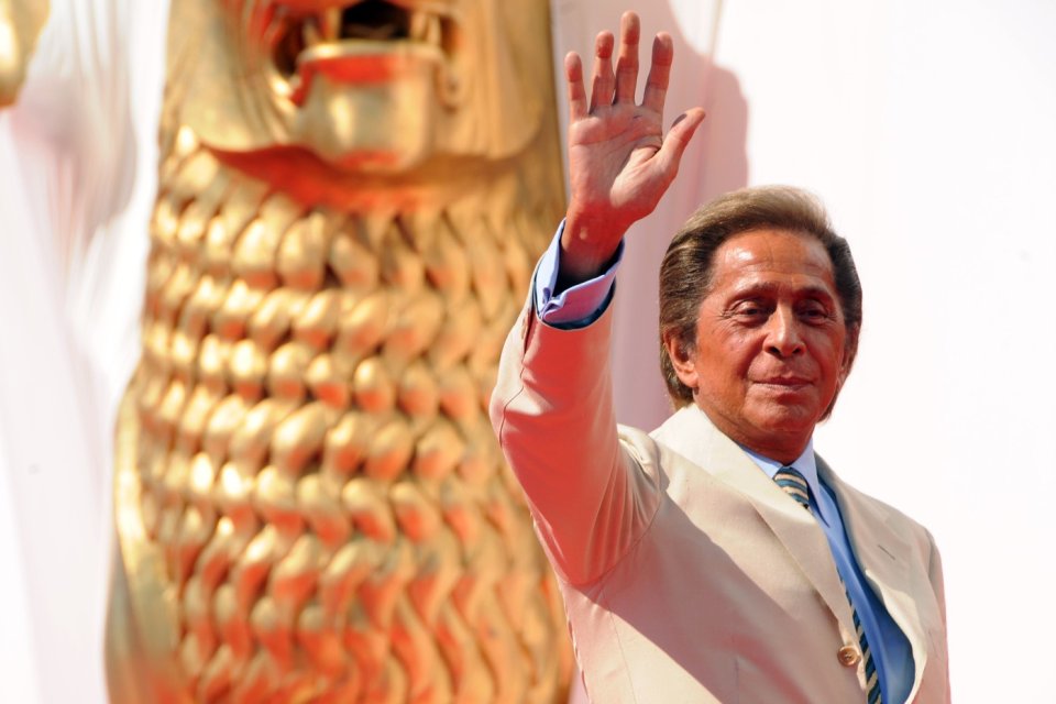 Care a fost cauza morții lui Valentino Garavani. Ce se știe oficial despre dispariția legendarului creator de modă