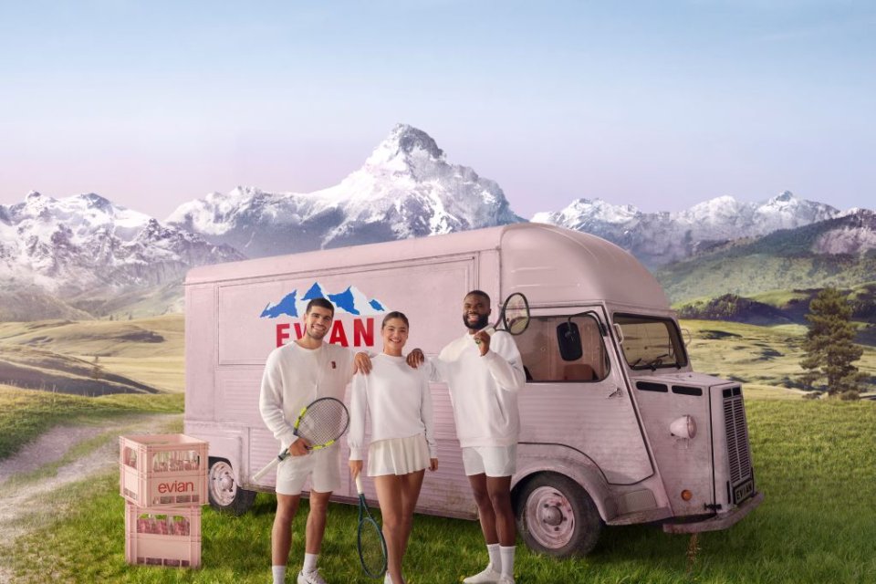 ”200 de ani de tinerețe”. Nume mari invitate să suțină aniversarea evian®