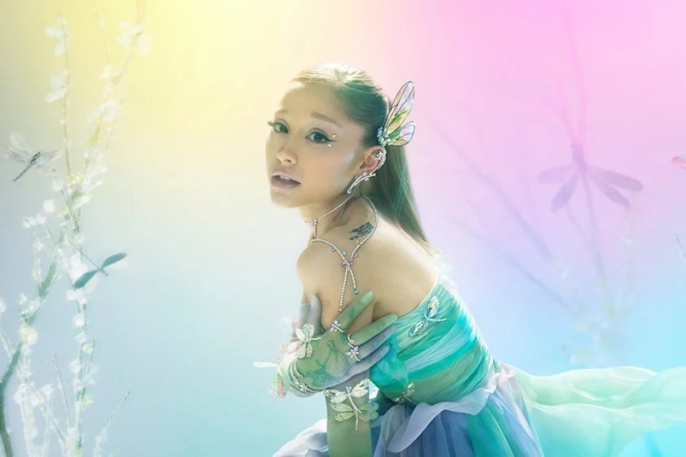 Ariana Grande scoate în relief magia naturii