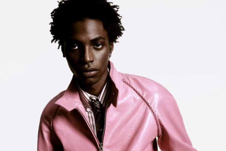 Burberry Summer 2026: moda își regăsește ritmul în cultura muzicală britanică