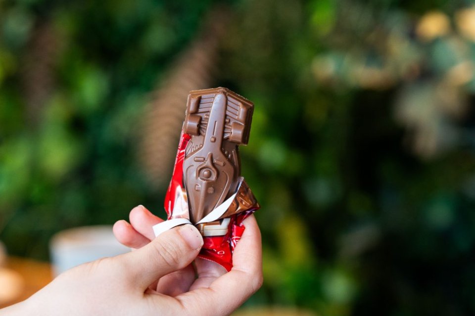 Universul Formulei 1 și cultura snacking-ului se întâlnesc oficial și în România