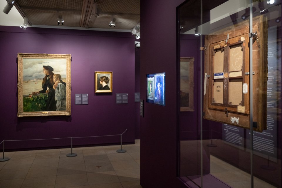 Expoziție de referință la Musée d'Orsay. Printre lucrările expuse se află picturi semnate de Pierre-Auguste Renoir, Edgar Degas și Eugène Boudin